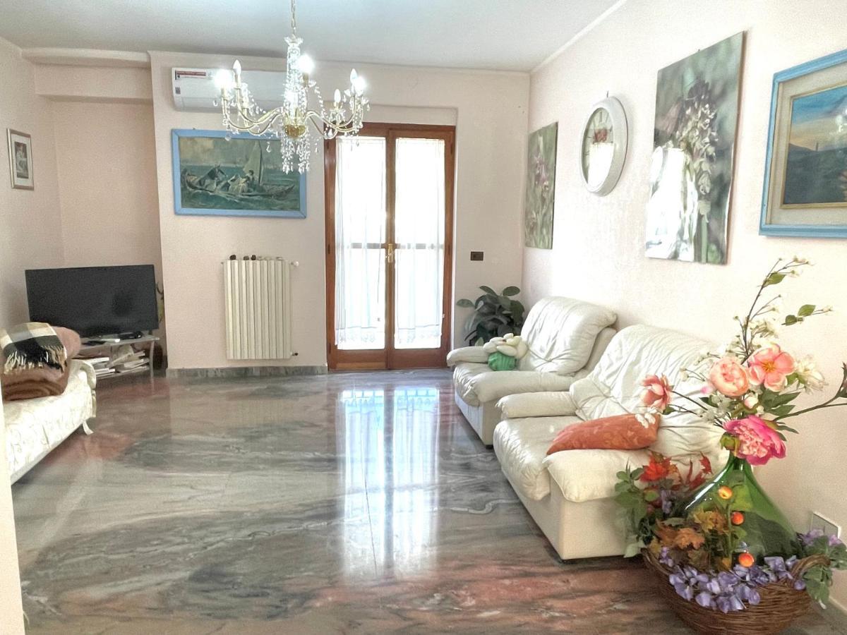 Casa vacanza La Vie en Rose Mattinata Exterior foto